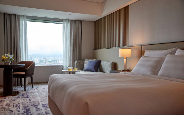 Lotte Hotel World