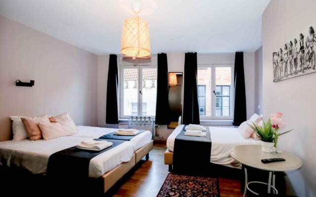 Hotel Rose Red