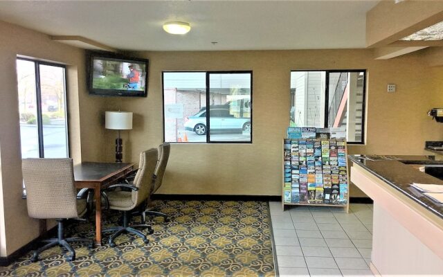 Briarwood Suites