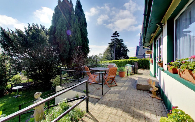 Robin Hill House