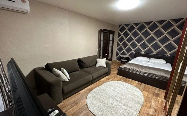 Lip City apartments on 40 Stakhanov Street