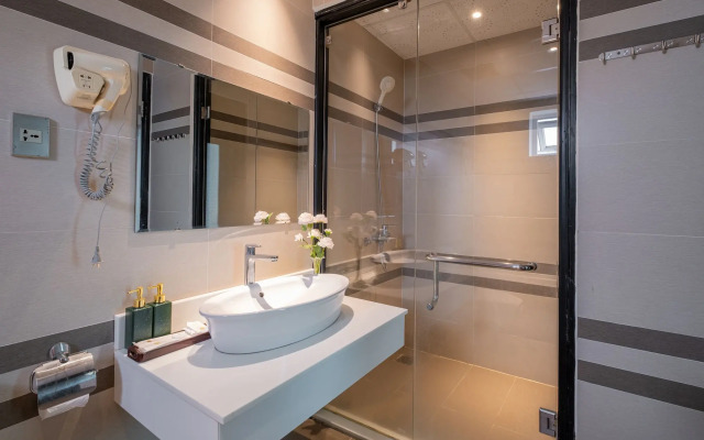 Adina Hotel