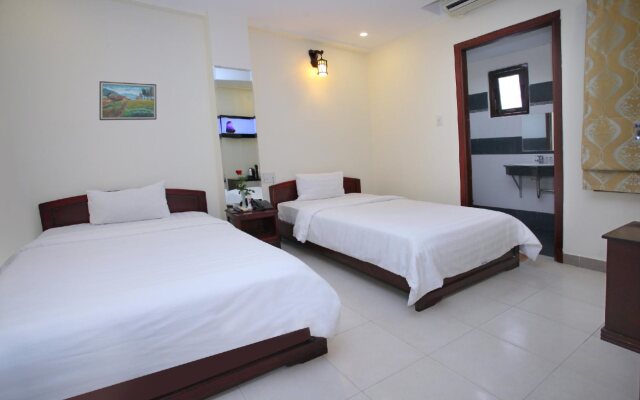 Moonlight Bay Hotel