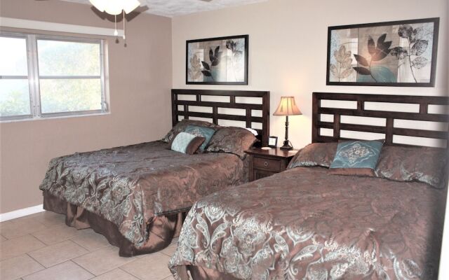 Jamaica Royale - 090 - 2 Br Condo