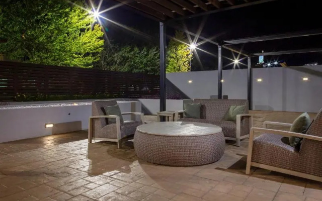 Courtyard by Marriott Memphis East/Galleria