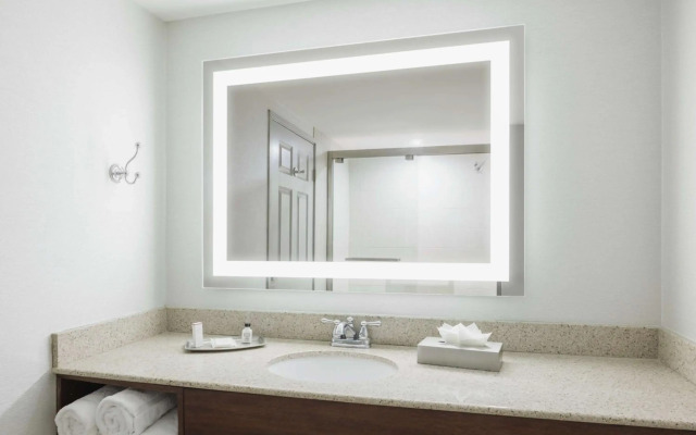 Hotel Trilogy Albany Airport, Tapestry Collection by Hilton