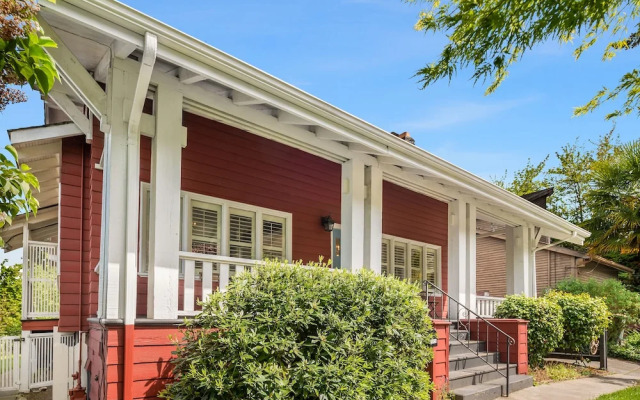 Seattle Vacation Home: Montlake 7 Bedroom