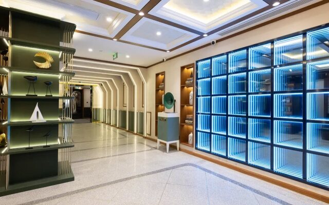 Nostalgia Hotel S (Beijing National Convention Center)