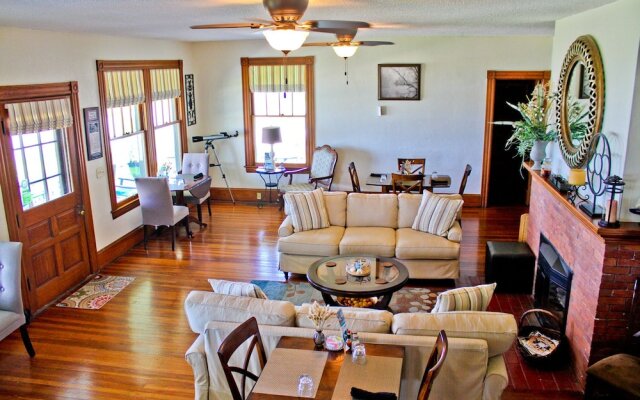 Night Swan Intracoastal B&B