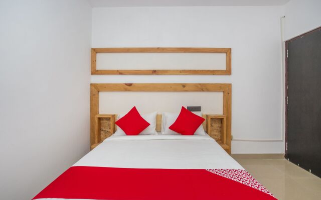 OYO 15111 Greencity Comforts