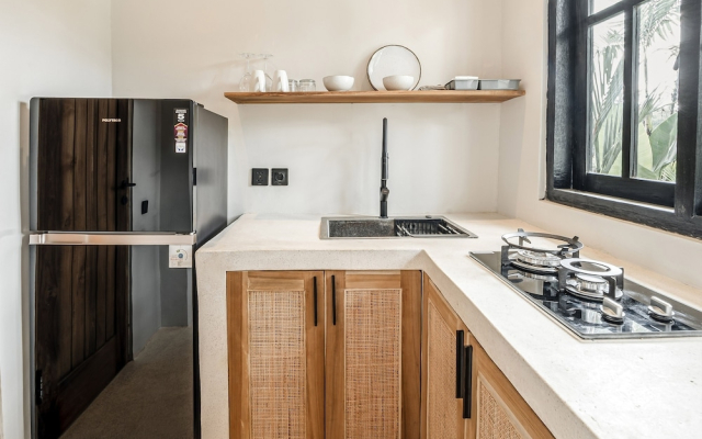 Sarang Apartments by EVDEkimi - Rice field escape with Yoga lounge, Lush garden