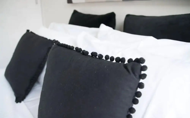 Charming 2 Bedroom Apartment In Richmond Close to MCG