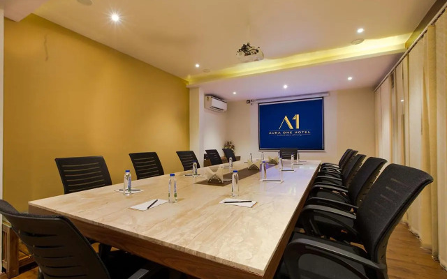 Aura One Hotel