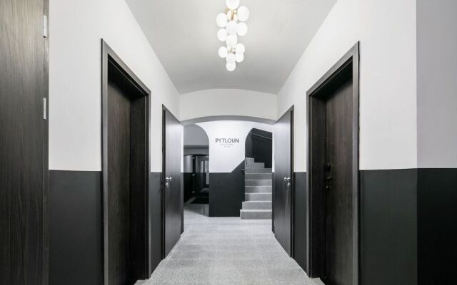 Pytloun Flat Hotel
