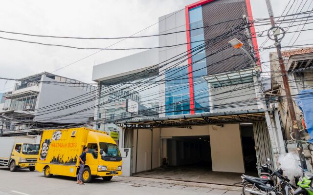 Urbanview Hotel Casa Kota Mangga Besar