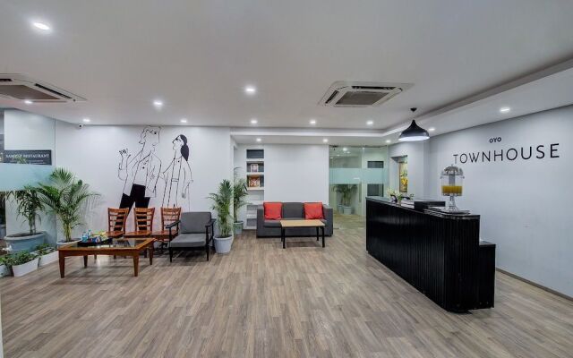 OYO Townhouse 046 Khar West Station