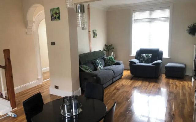 Tranquil Darlington Home , 3br+pet Friendly