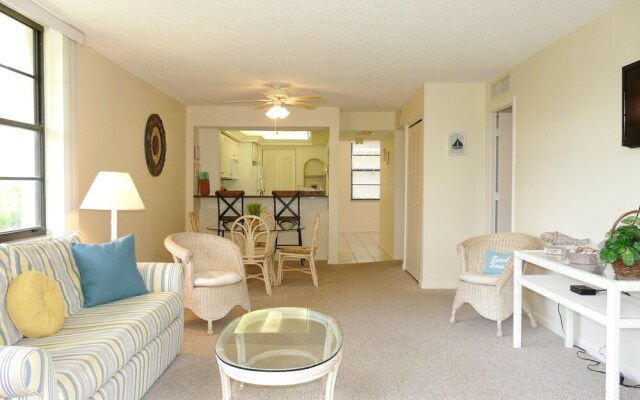 Peaceful Condo With Pool and Steps to Tigertail Beach