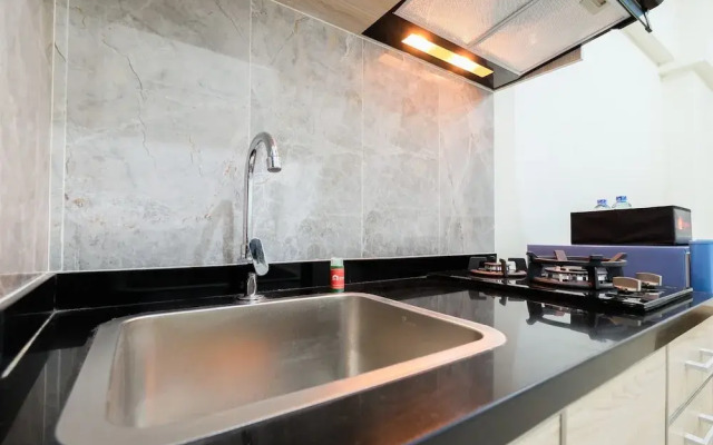 Comfortable 2BR Green Pramuka Apartment