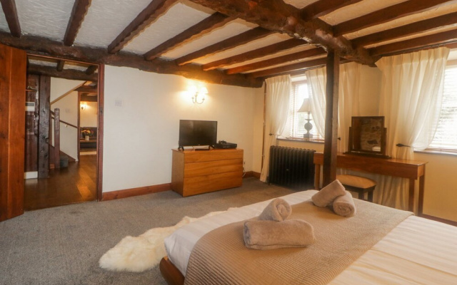 Meadow Thatch