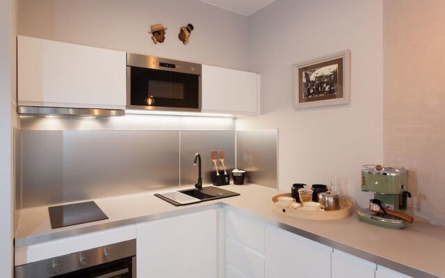 City of The Kings Piano Apartment