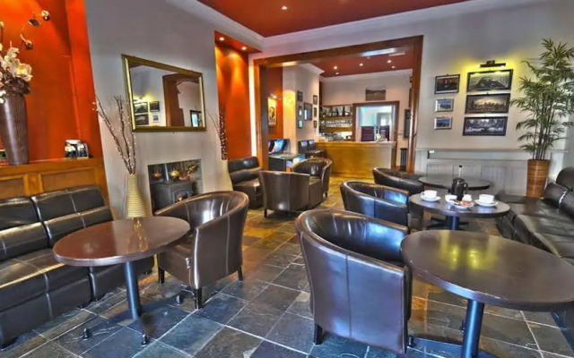 Oaktree Lodge