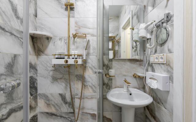 Morskaya Gavan' on Morskoy Lane