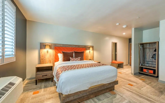 Hotel Lexen - Newhall