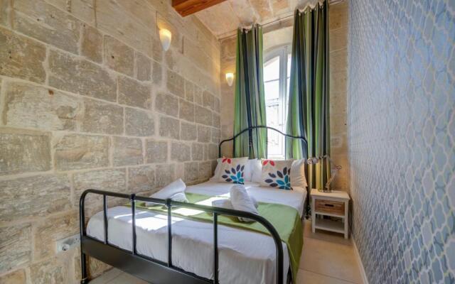 Tritoni harbour suites
