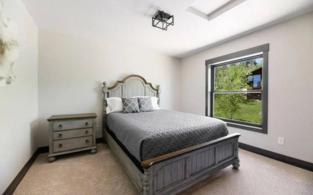 24 KARAT Lodge at Terry Peak