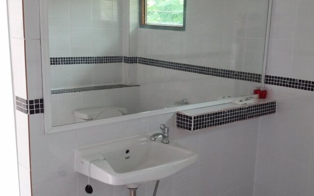 Khaocheechan Homestay