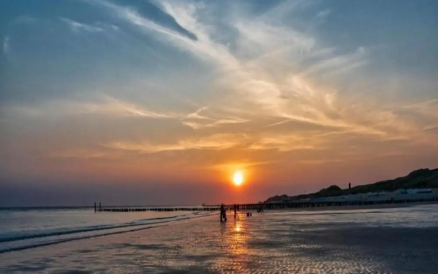 Wifi and Golden Beaches; Home