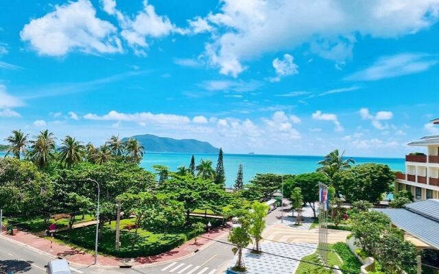 Con Dao Tan Son Nhat Hotel