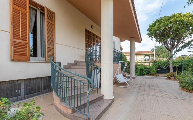 Splendid Villa with swimming pool a stone's throw from Palermo