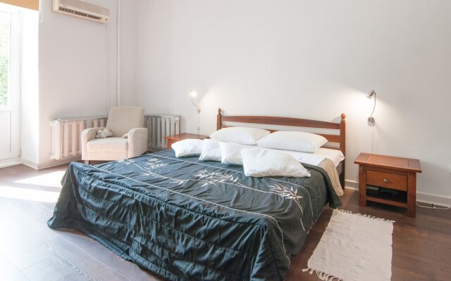 Апартаменты Home-Hotel, ул. Малая Житомирская, 5