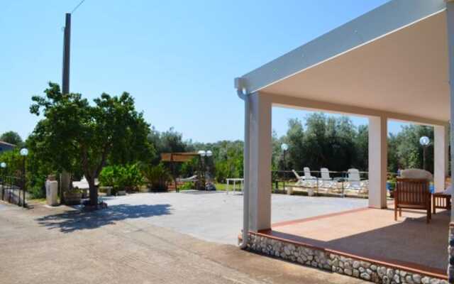 Villa With 2 Bedrooms In Floridia With Private Pool Enclosed Garden And Wifi 12 Km From The Beach