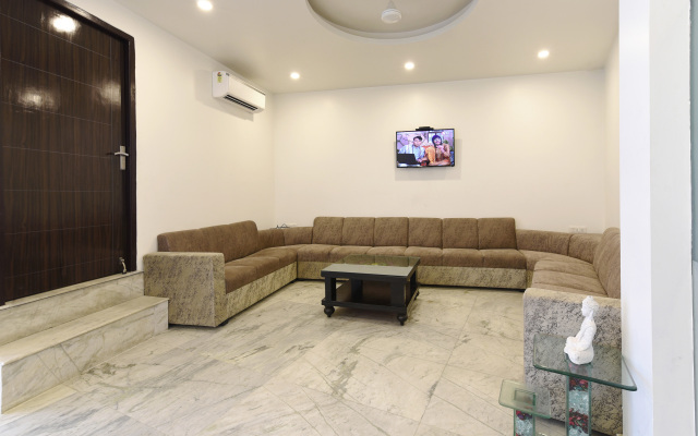OYO 11689 Kelvish Hotel