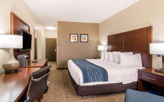 Comfort Inn & Suites Junction City - near Fort Riley