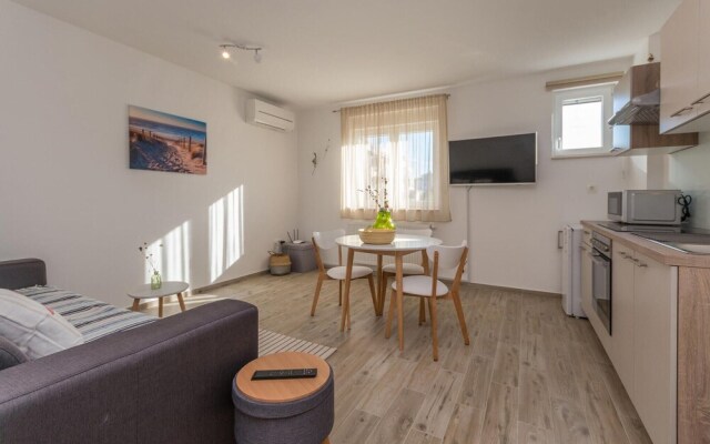 Awesome Apartment in Zadar With Wifi