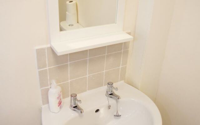 Bristol Serviced Lets - 152/154 Bath road