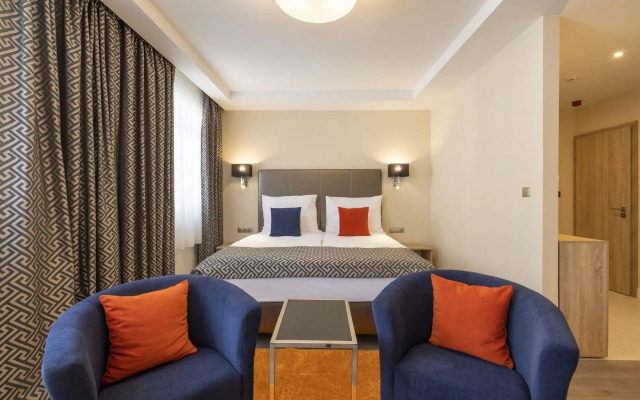 Silver Crown Hotel & Residence