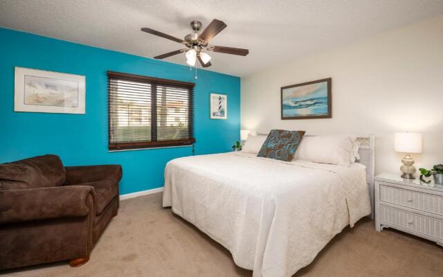 Ocean Village Club E15