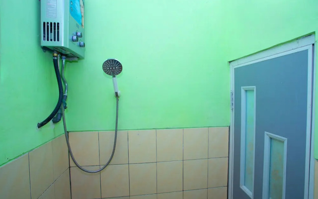 SPOT ON 2719 Homestay Rizqi Syariah - Hostel
