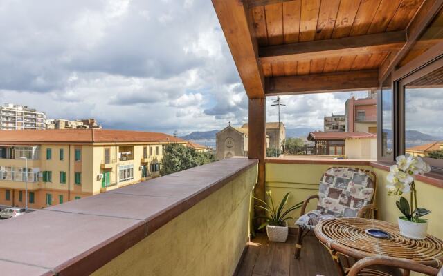 Engaging Apartment in Messina With Balcony