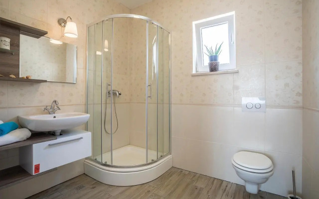 Lantana Holiday Home