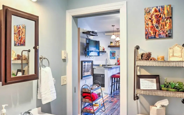Walkable Studio Apartment in Downtown Livingston!