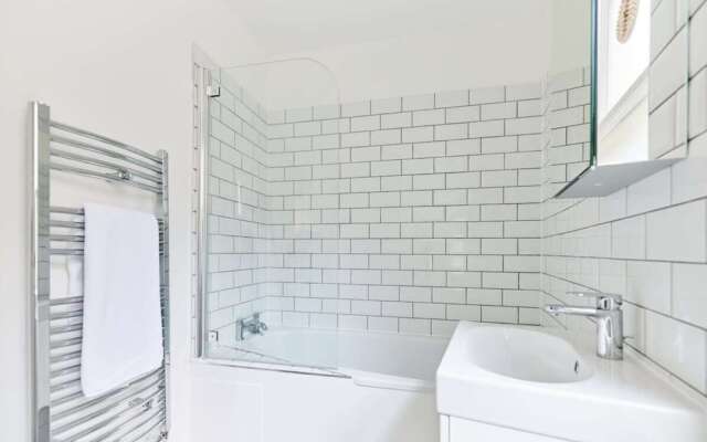 The Hammersmith Escape - Alluring 5bdr Flat