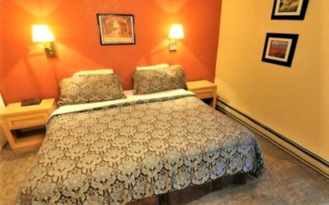 Pinecliff Village Resort