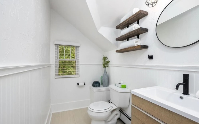 Saugatuck Harbor House