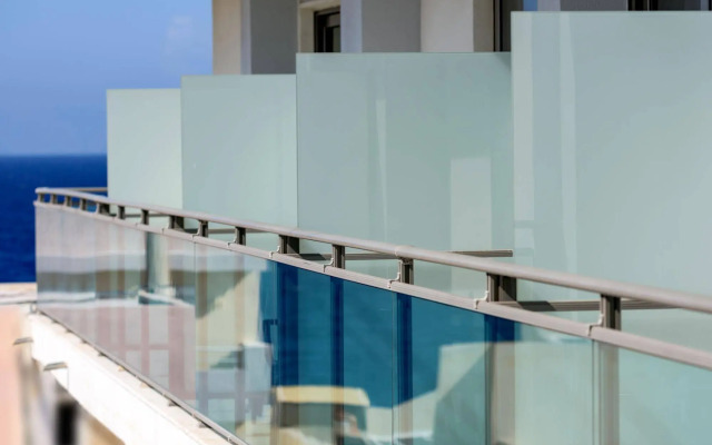 Manousos City Hotel